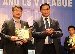 Khán giả đến sân V.League có thể được tặng quà