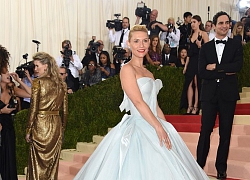 Nhớ lại siêu phẩm &#8216;váy Lọ Lem&#8217; tại Met Gala 2016, Claire Danes tiết lộ phải nhờ đồng nghiệp giúp đi vệ sinh