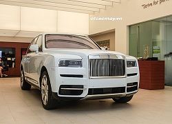 Sau khoảng 10 chiếc nhập khẩu tư nhân, Rolls-Royce Cullinan chính hãng đầu tiên đã về VN