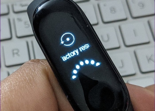 Cách reset Mi Band 3 và 4