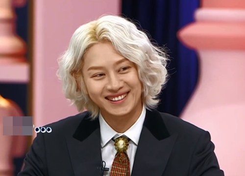 Heechul bẽn lẽn khi bị nhắc về tin hẹn hò: "Chuyện đó mà bị lộ trước thì tôi sẽ không tham show này đâu!"