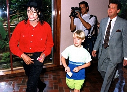 Macaulay Culkin phủ nhận bị Michael Jackson quấy rối