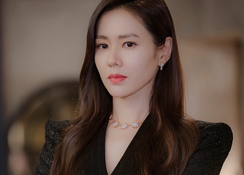 Nhờ Son Ye Jin, thỏi son giá rẻ kém tiếng thành cơn sốt