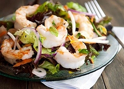 Salad tôm kiểu Thái chua cay hấp dẫn