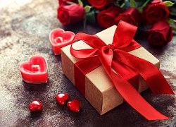 Sắp Valentine, cô gái nhận được món quà bất ngờ nhưng lời thú nhận của anh chàng khiến 2 người chia tay ngay lập tức, dân mạng lắc đầu ngao ngán