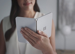 Smartphone màn hình gập Microsoft Surface Duo bắt đầu xuất hiện ngoài thực tế, ngày bán ra thị trường chắc không còn xa