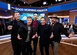 Tái xuất trên truyền hình, nhóm nhạc huyền thoại Backstreet Boys còn giúp 2 fan cầu hôn thành công