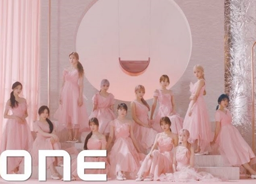 12 cô gái IZ*ONE sẽ hóa thân thành 12 vị thần Hy Lạp trong lần comeback với 'Fiesta'