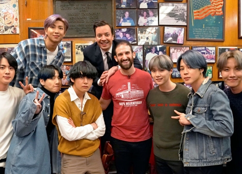 BTS xuất hiện trong Tonight Show starring Jimmy Fallon: Sân khấu hoành tráng sau màn comback đầy bùng nổ?