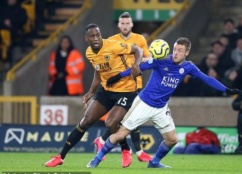 Đá thiếu người, Leicester 'hút chết' trước Wolves