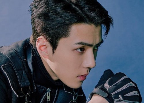 Tấm lòng ấm áp của Sehun: Quyên góp quỹ học bổng tại ngôi trường cũ của mình