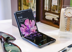 Cảm giác "gập" của Galaxy Z Flip như thế nào?