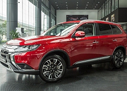 Cận cảnh Mitsubishi Outlander 2020 giá từ 825 triệu đồng