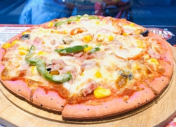 Độc lạ pizza làm từ thanh long ruột đỏ, giá chỉ 55.000 đồng/chiếc