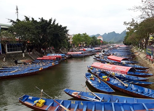 Lễ hội chùa Hương vắng vẻ bởi dịch Covid-19