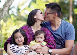 Marian Rivera khóa môi chồng say đắm nhưng mọi sự chú ý lại dồn vào biểu cảm của hai nhóc tỳ đáng yêu