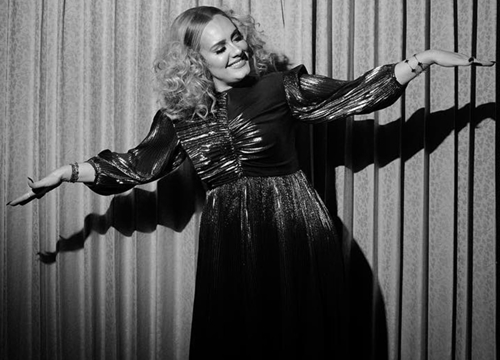 "Quẩy" tung nóc tại đám cưới bạn thân, Adele... hứng chí đặt luôn lịch hẹn ra album mới!