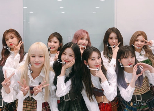 Sau hơn nửa ngày phát hành, toàn bộ bài hát trong album mới 'BLOOM*IZ' của IZ*ONE công phá top 40 BXH Melon