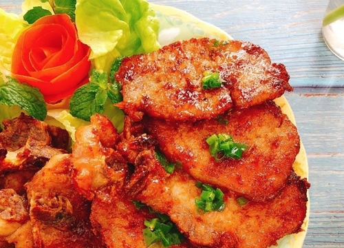 Trổ tài làm thịt cốt lết ram thơm ngon đến miếng cuối cùng