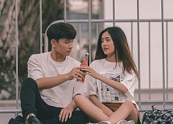 Và hai ta sẽ bước tới hạnh phúc trên con đường chẳng có nhau