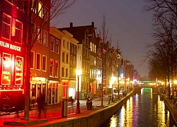 Amsterdam tính dời phố đèn đỏ vào trong nhà, lập 'trung tâm tình dục'