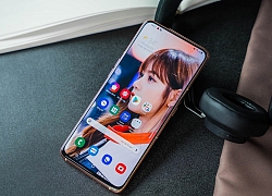 Có 12 triệu đồng nên mua Galaxy A80 hay mẫu iPhone cũ "cực chất" này?