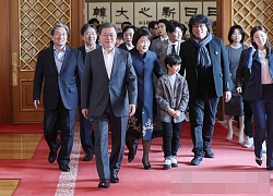 Dàn sao &#8216;Ký sinh trùng&#8217; được tổng thống Moon Jae In vinh danh tại Nhà Xanh