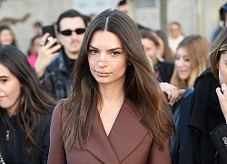 Emily Ratajkowski phô dáng thanh mảnh với trang phục cổ điển ở sự kiện