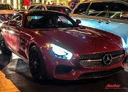 Mercedes-AMG GT S màu đỏ từng của doanh nhân Nguyễn Quốc Cường bất ngờ xuất hiện trên phố Sài Gòn