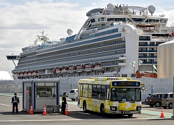 Nhật lúng túng trước nguy cơ lây lan Covid-19 từ du thuyền Diamond Princess