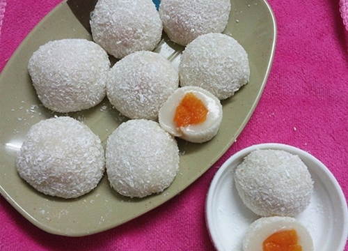 Tự làm bánh mochi nhân bí đỏ thơm ngon chẳng kém ngoài tiệm