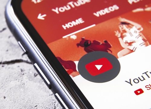 Youtube tạm khóa MV 'Gánh mẹ' vì tranh chấp bản quyền