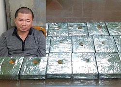 Bắt kẻ vận chuyển 17 bánh heroin trên tàu hỏa