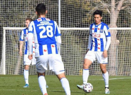 HLV của SC Heerenveen đã "lừa dối" Đoàn Văn Hậu ra sao?