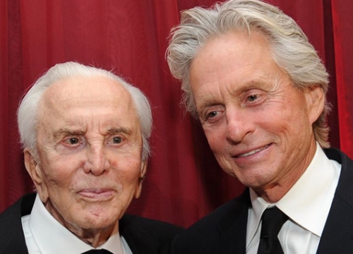 Michael Douglas không thừa kế 61 triệu USD của bố