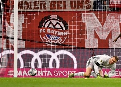 Neuer mắc lỗi suýt làm hại Bayern