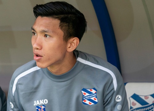 Văn Hậu liên tục đá trung vệ ở Hà Lan: HLV Heerenveen toan tính điều gì?