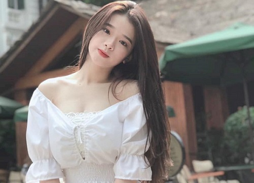 18 tuổi, hot girl Linh Ka ngày càng gợi cảm, hết khoe ảnh lưng trần lại tới ảnh tắm bồn nóng bỏng