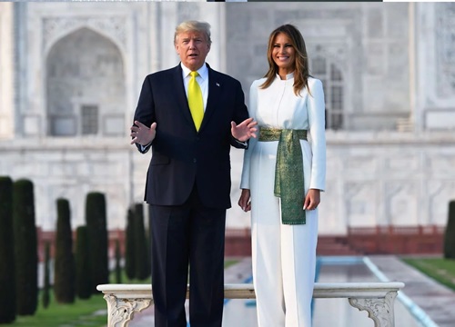 Bà Melania Trump khí chất ngút ngàn khi diện jumpsuit trắng nhưng ý nghĩa thú vị sau đó mới càng khiến dân tình trầm trồ