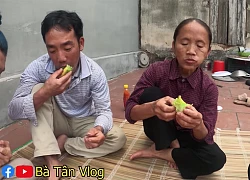 Bà Tân Vlog lại khiến dân tình thấy "khó hiểu" khi có kết hợp khác người: ăn phô mai que với rau xà lách?