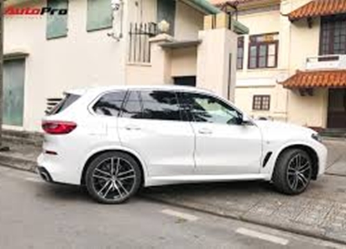 Bắt gặp BMW X5 xDrive40i M Sport cực độc tại Việt Nam, mức giá khiến nhiều người tò mò