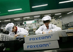 Bên cạnh sản xuất iPhone, Foxconn đang phải sản xuất 2 triệu chiếc khẩu trang mỗi ngày