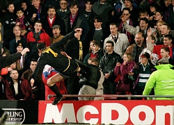 Cantona từng được săn đón sau cú kungfu vào CĐV