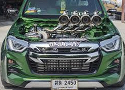 Choáng ngợp trước Isuzu D-Max độ khủng hơn siêu xe Bugatti Chiron