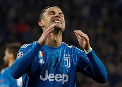 C.Ronaldo đứt chuỗi trận ghi bàn, Juventus thất bại trước Lyon