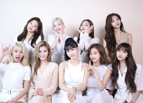 JYP kí kết cùng hãng thu âm của Taylor Swift và Ariana Grande, sẵn sàng cho 'gà cưng' TWICE quảng bá quốc tế