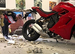 Khoét thủng tường, trộm Ducati trị giá 40.000 USD