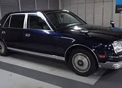 Ống xả gấp 3 lần tiền xe: Toyota Century đời cũ độ pô siêu xịn và cái kết viên mãn