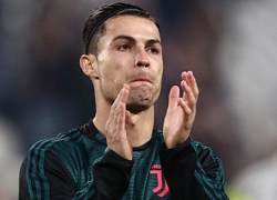 Trở lại Champions League, Sarri đưa Ronaldo "lên mây"