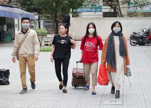 Ảnh: Sinh viên ĐHQG Hà Nội quay trở lại ký túc xá, chuẩn bị nhập học từ 2/3